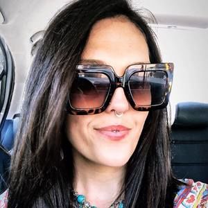 Meet your Posher, Emily